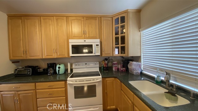 Detail Gallery Image 4 of 9 For 1222 Devonshire, La Habra,  CA 90631 - 2 Beds | 1/1 Baths