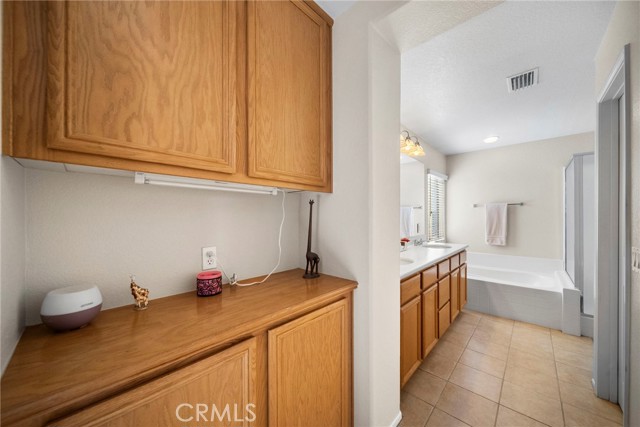 Detail Gallery Image 33 of 45 For 28246 Deer Ct, Canyon Country,  CA 91351 - 4 Beds | 2/1 Baths