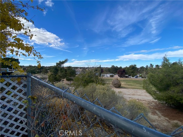 Detail Gallery Image 29 of 32 For 16294 Camelback Dr, Victorville,  CA 92395 - 3 Beds | 2 Baths