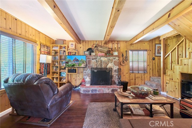 39676 Oak Glen Road, Fawnskin CA: https://media.crmls.org/medias/a3c83078-e6e3-4307-abd1-79157d762c20.jpg