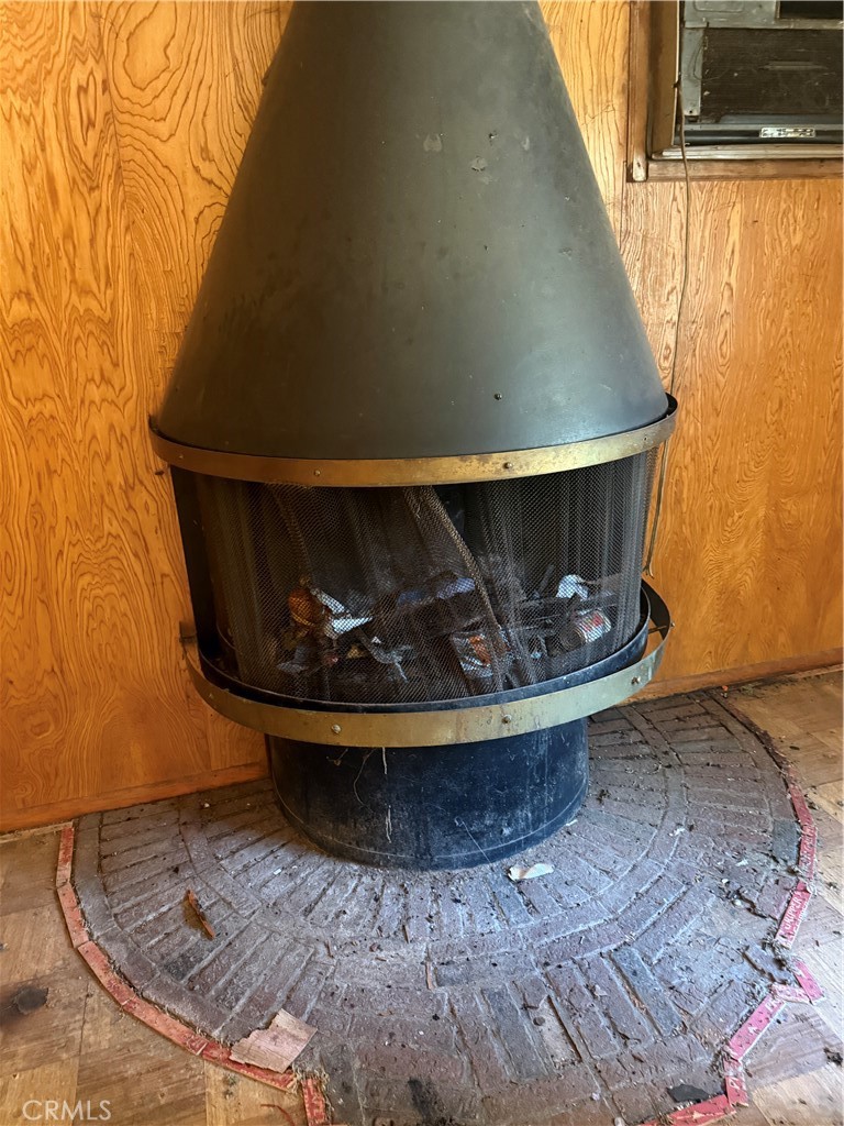 https://media.crmls.org/medias/a3c9913c-a81d-4bb3-ade3-9531c661f39d.jpg?preset=X-Large