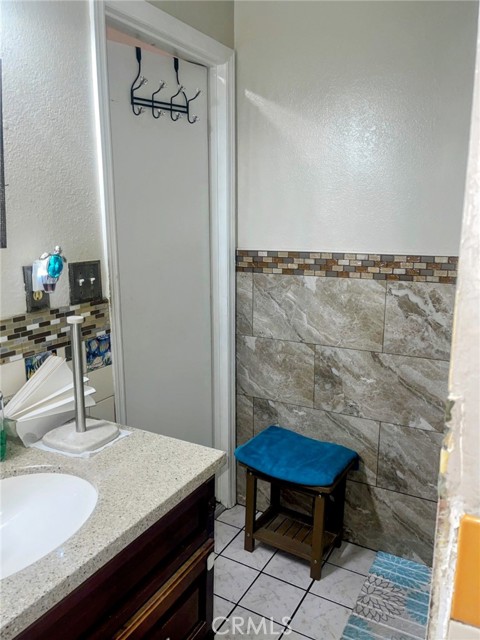 Detail Gallery Image 11 of 25 For 2958 London St, Los Angeles,  CA 90026 - – Beds | – Baths