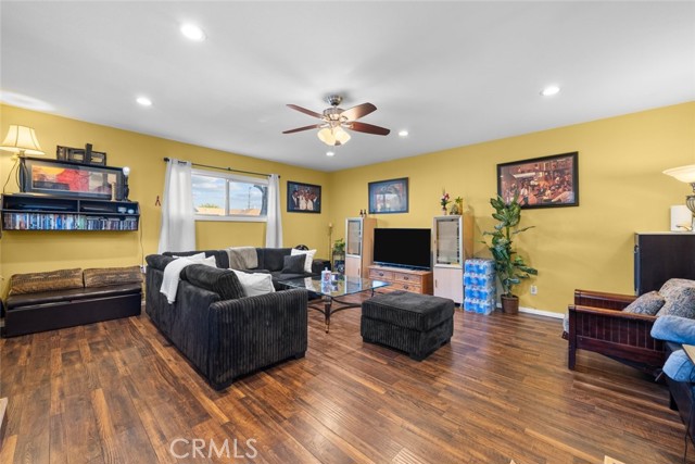 Detail Gallery Image 9 of 44 For 13003 Arcturus Ave, Gardena,  CA 90249 - 4 Beds | 2 Baths