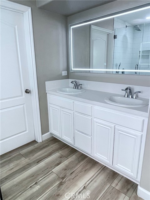 Detail Gallery Image 41 of 49 For 20030 Livorno Way, Porter Ranch,  CA 91326 - 4 Beds | 3 Baths