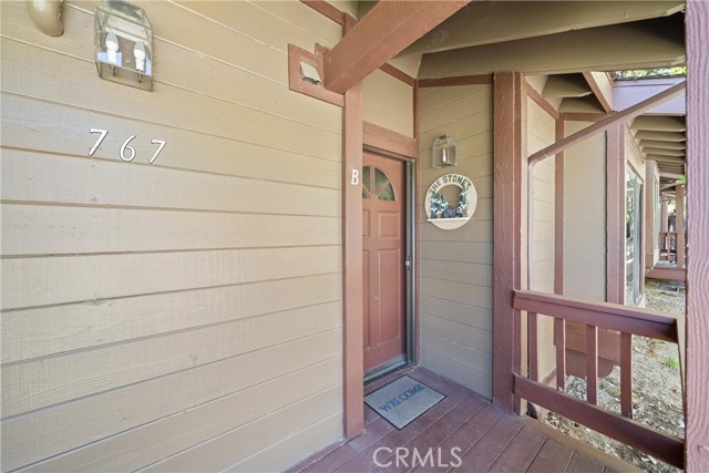 Detail Gallery Image 3 of 39 For 767 Cienega Rd #B,  Big Bear Lake,  CA 92315 - 3 Beds | 2 Baths