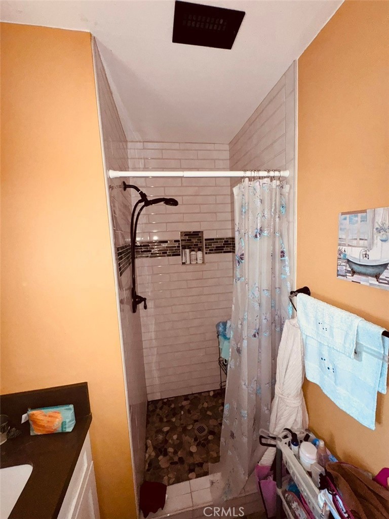 https://media.crmls.org/medias/a3cbf278-ef10-4df9-a5d8-282e84a5eafe.jpg?preset=X-Large