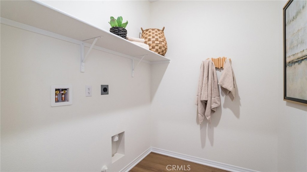 https://media.crmls.org/medias/a3cd5f3f-c6d6-4689-ab5d-1e1955cdf2c9.jpg?preset=X-Large