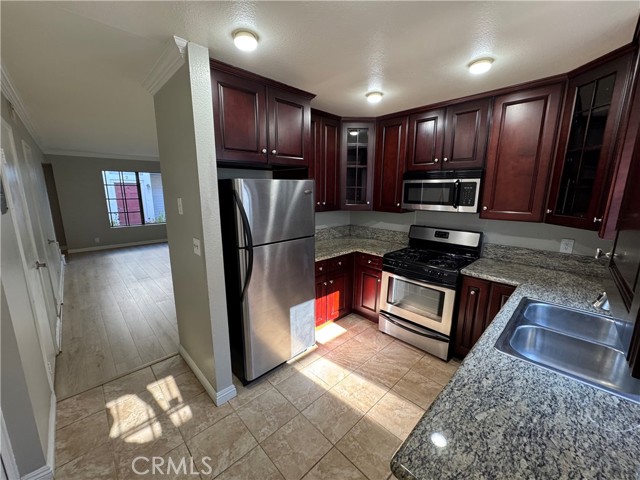 45 Harkness Avenue, Pasadena CA: https://media.crmls.org/medias/a3cdfa8d-1a37-4315-8d44-07200adde668.jpg