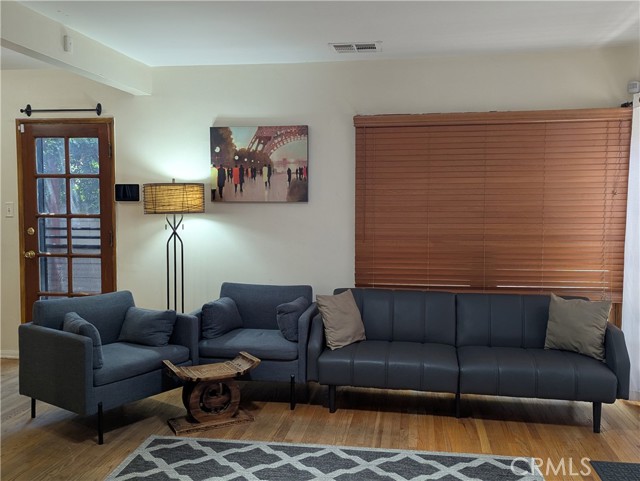 Detail Gallery Image 48 of 52 For 15123 Killion St, Sherman Oaks,  CA 91411 - 3 Beds | 1 Baths
