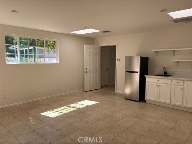 21327 De La Osa, Woodland Hills CA: https://media.crmls.org/medias/a3ce6183-406b-4cf2-8ed8-02c4781f8ff9.jpg