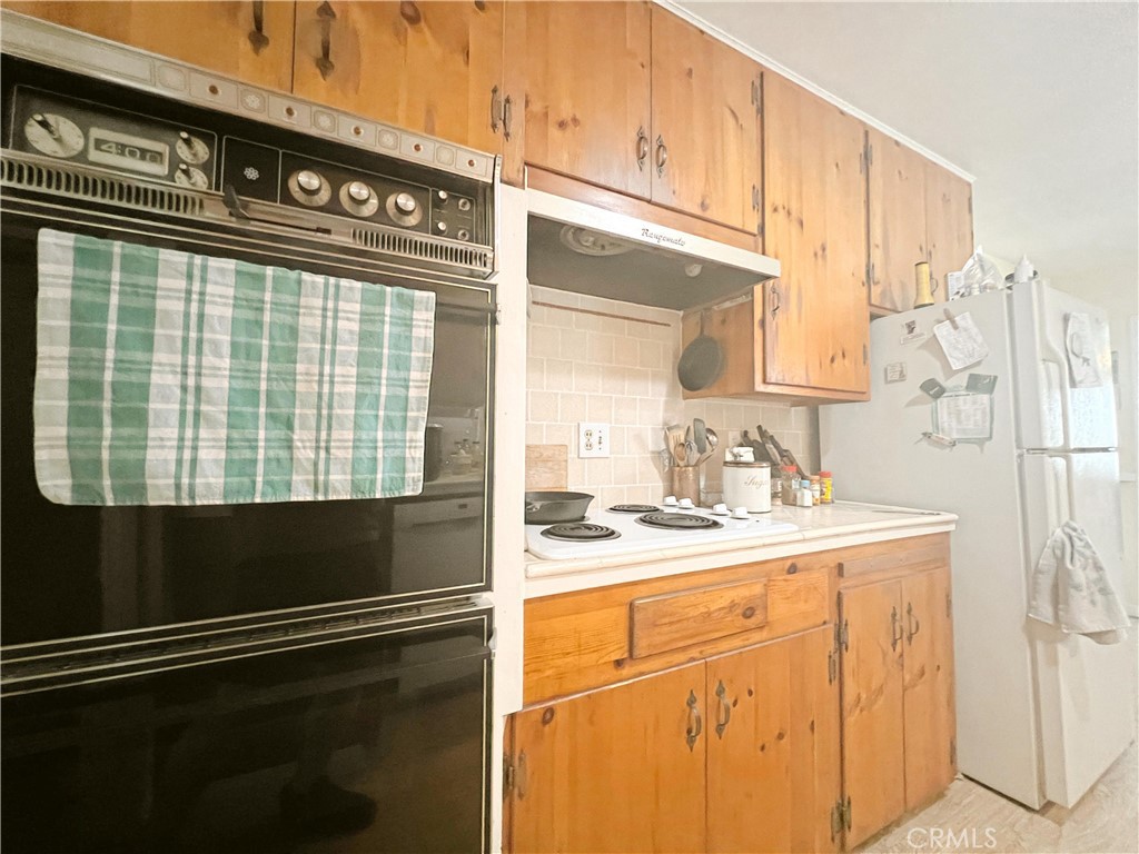 https://media.crmls.org/medias/a3cfefb2-370c-4cf1-a1c5-67dd6198bcdf.jpg?preset=X-Large