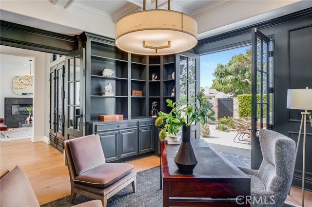 Detail Gallery Image 8 of 45 For 526 Riverside Ave, Newport Beach,  CA 92663 - 5 Beds | 6/1 Baths