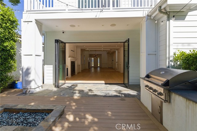 Detail Gallery Image 31 of 59 For 1405 Oak Ave, Manhattan Beach,  CA 90266 - 4 Beds | 4/1 Baths
