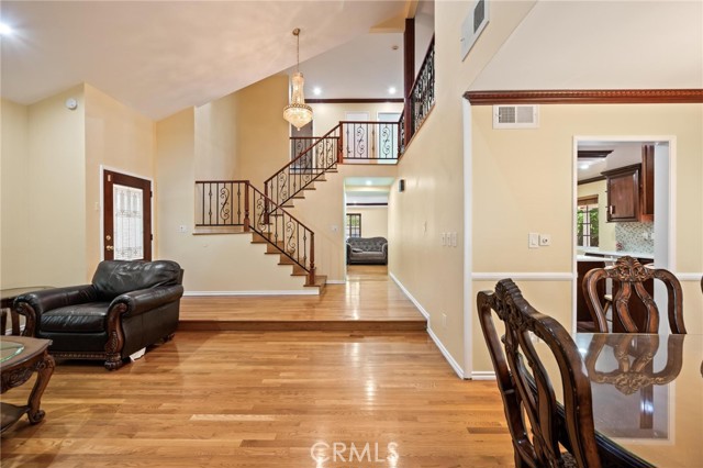 22606 Archwood Street photo 7