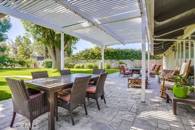 4 Saddlehorn Lane, Rolling Hills Estates, California 90274, 5 Bedrooms Bedrooms, ,4 BathroomsBathrooms,Residential,Sold,Saddlehorn,PV22070454