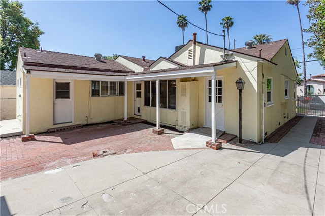 620 S Bel Aire Drive, Burbank CA: https://media.crmls.org/medias/a3d0d819-7dc7-4a76-893a-58fb73797310.jpg