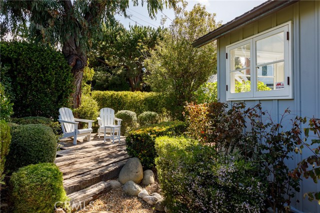 1215 Brangwyn Way, Laguna Beach CA: https://media.crmls.org/medias/a3d1e428-b9d9-4a3a-b05c-679e6d5a40ea.jpg
