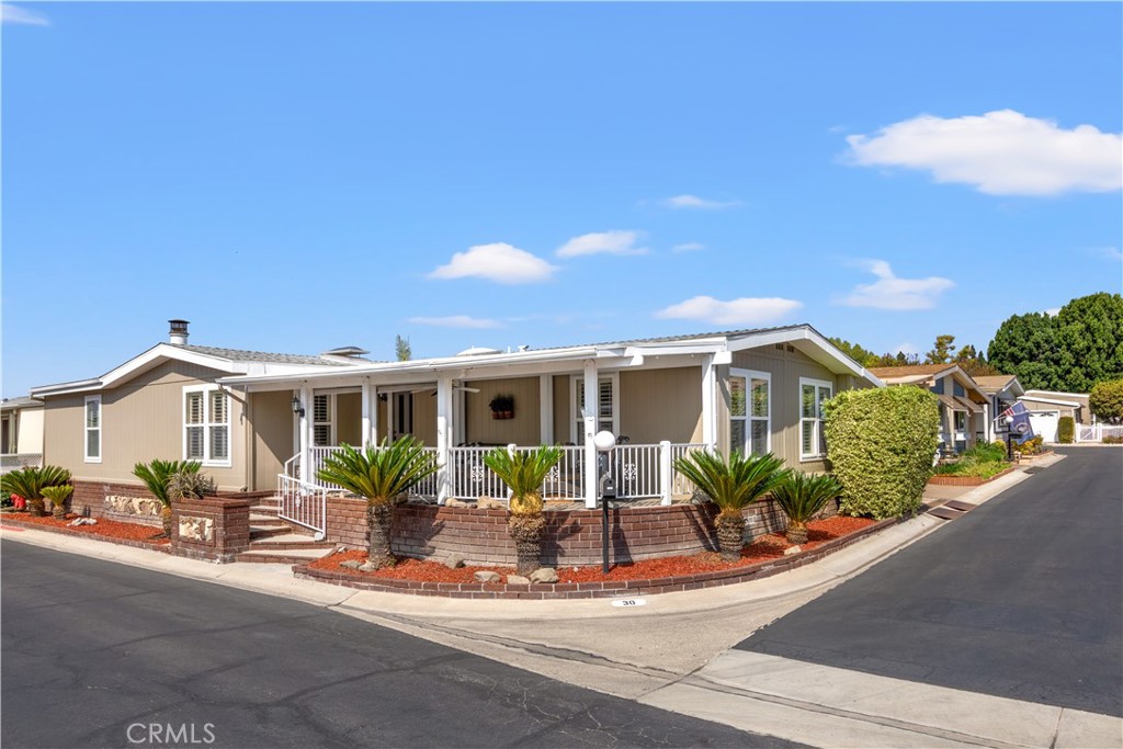 5200 Irvine Blvd. Space 30