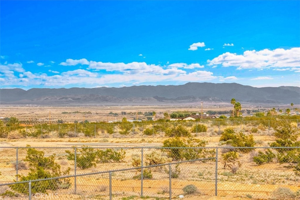 https://media.crmls.org/medias/a3d35ff2-774a-4e28-bced-a9264db683a2.jpg?preset=X-Large