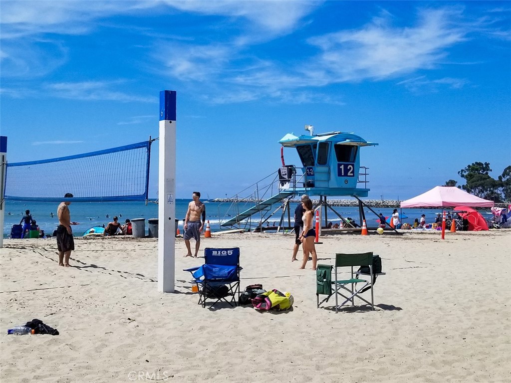 https://media.crmls.org/medias/a3d3e39b-351a-4667-8d90-7a234e0243ad.jpg?preset=X-Large