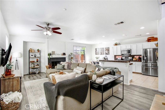 11376 Riverpass Court, Riverside CA: https://media.crmls.org/medias/a3d4adc8-a557-4d3e-bd47-65e408c0b2fb.jpg