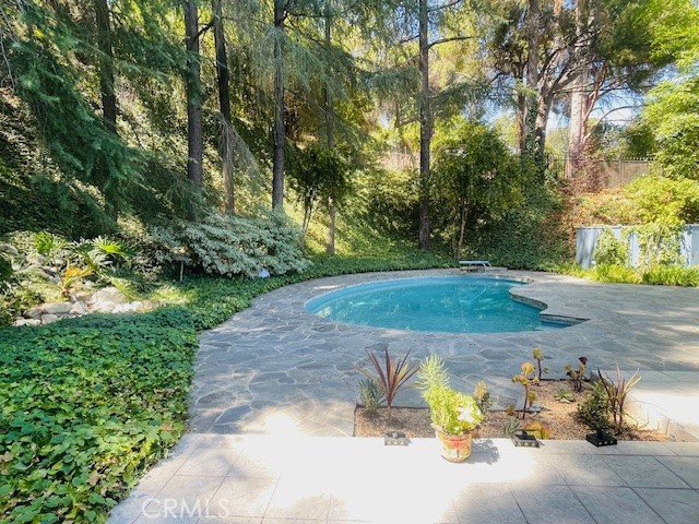 Detail Gallery Image 20 of 27 For 4736 Zelzah, Encino,  CA 91316 - 4 Beds | 3/1 Baths