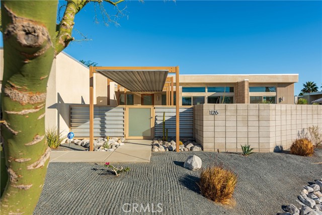 Detail Gallery Image 2 of 37 For 1126 Lucent Ct, Palm Springs,  CA 92262 - 3 Beds | 3 Baths