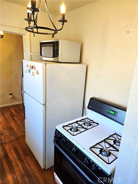 Detail Gallery Image 5 of 17 For 74706 Sunset Dr, Twentynine Palms,  CA 92277 - 2 Beds | 1 Baths