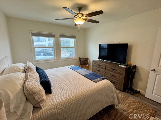 Detail Gallery Image 13 of 23 For 1021 9th St, Hermosa Beach,  CA 90254 - 3 Beds | 2 Baths