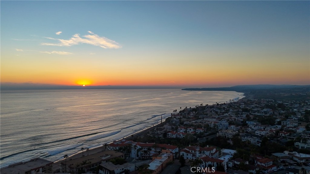 https://media.crmls.org/medias/a3d6fbd2-3ca7-4a99-915c-2a19bf525c97.jpg?preset=X-Large
