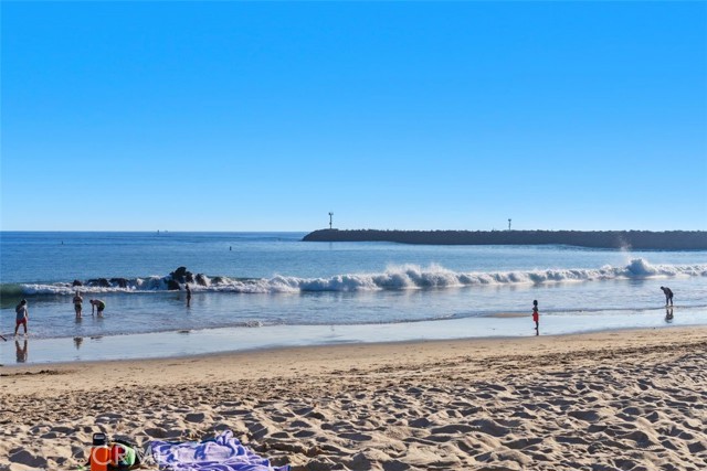 Detail Gallery Image 45 of 47 For 3130 Breakers, Corona Del Mar,  CA 92625 - 3 Beds | 2/1 Baths