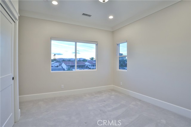 Detail Gallery Image 32 of 69 For 30361 Clear Water, Canyon Lake,  CA 92587 - 5 Beds | 3/1 Baths