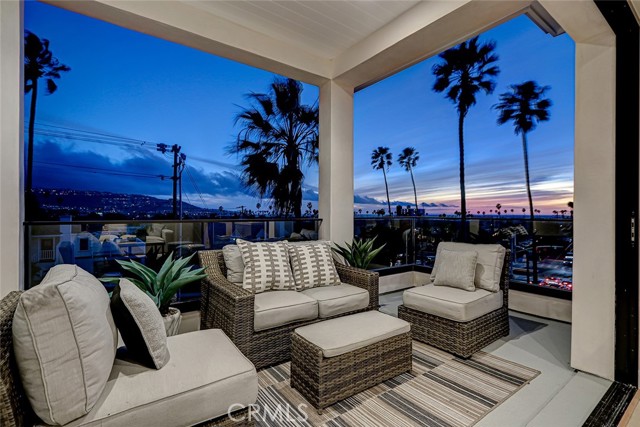 641 S Gertruda Avenue, Redondo Beach CA: https://media.crmls.org/medias/a3d9413a-f7a2-4c5f-a096-4c2a4acc4fd9.jpg