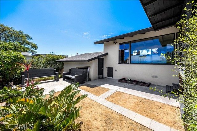 1961 Temple Hills Drive, Laguna Beach CA: https://media.crmls.org/medias/a3d9f614-741e-410a-8d23-09afb952af89.jpg