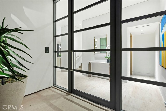 Detail Gallery Image 5 of 27 For 2108 E Oceanfront, Newport Beach,  CA 92661 - 5 Beds | 5/1 Baths