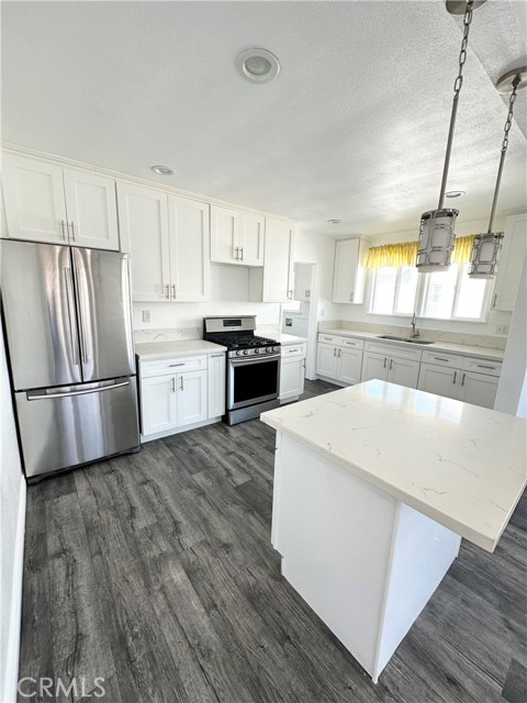 Detail Gallery Image 6 of 27 For 5313 Manzanar, Pico Rivera,  CA 90660 - 3 Beds | 2 Baths