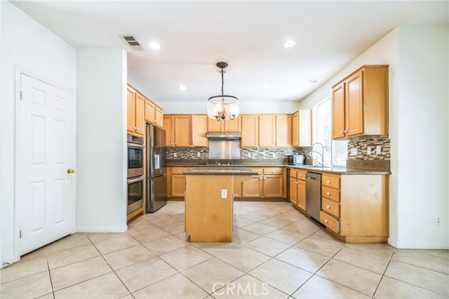 1030 Benedict Circle, Corona CA: https://media.crmls.org/medias/a3dac268-f4b9-4535-bd00-e20e5f813ec0.jpg