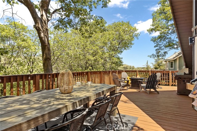 1296 Calgary Drive, Lake Arrowhead CA: https://media.crmls.org/medias/a3dae09e-3983-4f77-8289-9ad6d4e32e73.jpg