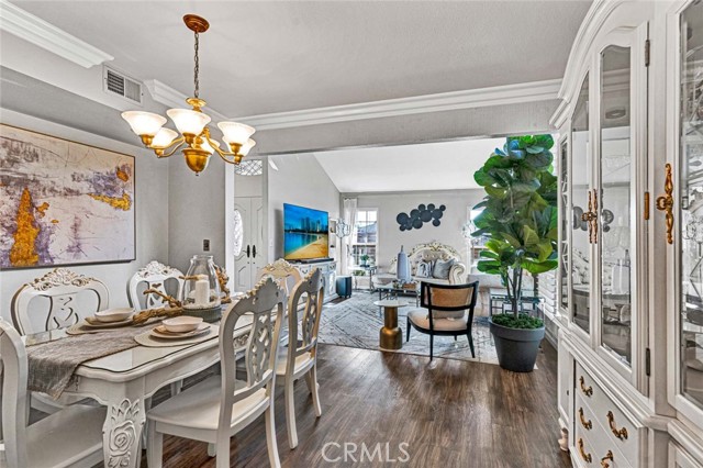 Detail Gallery Image 16 of 66 For 5865 Rexford Ave, Cypress,  CA 90630 - 5 Beds | 4 Baths