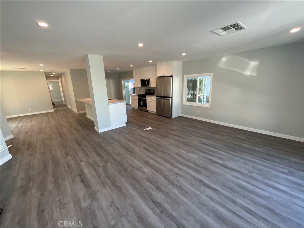 MLS #OC24188727 img 4
