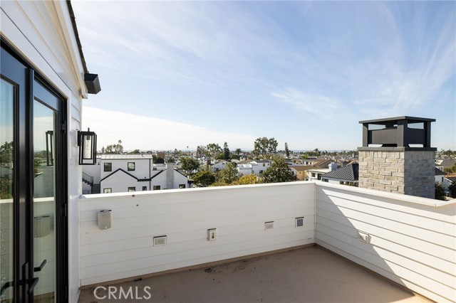 702 Poinsettia Avenue, Corona del Mar CA: https://media.crmls.org/medias/a3db894b-fe49-4fb8-bfc1-9c465617be59.jpg
