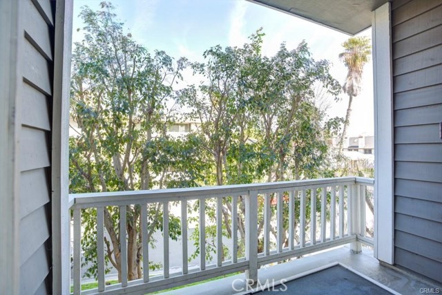 Detail Gallery Image 34 of 35 For 1601 Hilts Ave #3,  Los Angeles,  CA 90024 - 2 Beds | 2/1 Baths