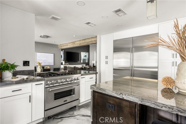 21290 Clear Haven Drive, Yorba Linda CA: https://media.crmls.org/medias/a3dbb221-c6a0-4366-bcc9-6f23cab17dcb.jpg