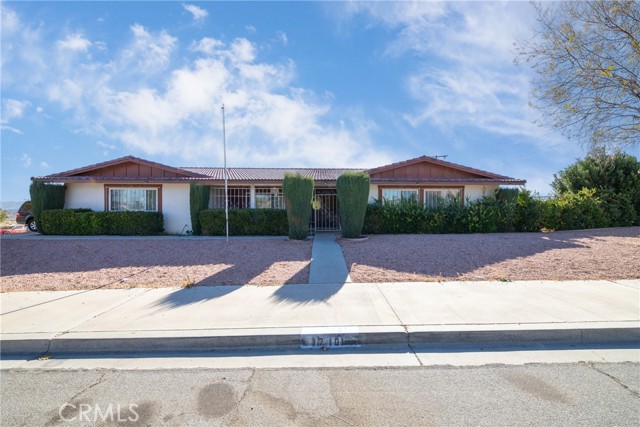 Detail Gallery Image 1 of 36 For 17101 Baywood Way, Victorville,  CA 92395 - 3 Beds | 2 Baths