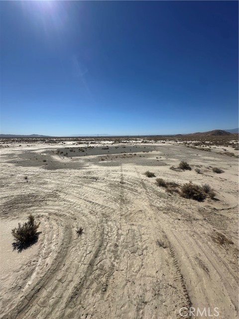 21601 St George Avenue, Adelanto CA: https://media.crmls.org/medias/a3de4a8b-ec84-4533-8f2a-f0a36c067379.jpg