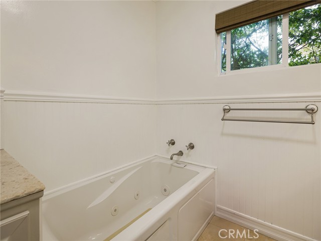 Detail Gallery Image 22 of 35 For 12509 Manor Dr, Hawthorne,  CA 90250 - 3 Beds | 2 Baths
