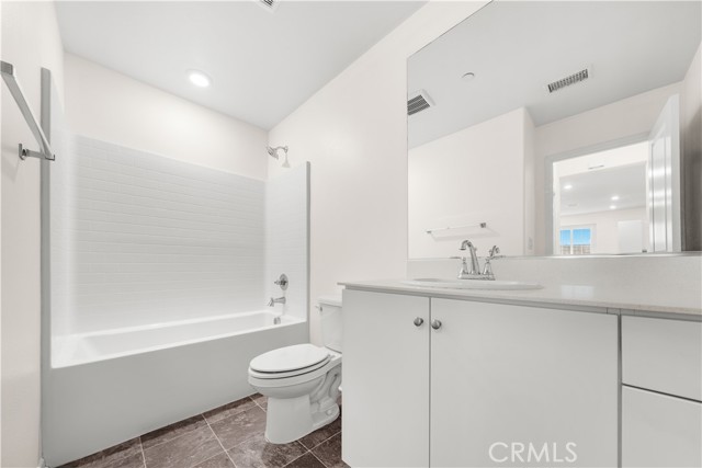 Detail Gallery Image 11 of 22 For 15901 Stresa Ln #6,  Fontana,  CA 92336 - 4 Beds | 3 Baths