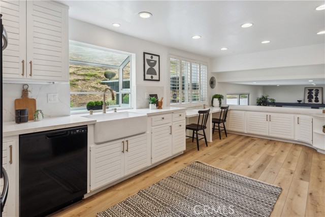 30047 Knoll View Drive, Rancho Palos Verdes CA: https://media.crmls.org/medias/a3df3b1c-20e2-4f6b-b746-fe6edac2bb60.jpg