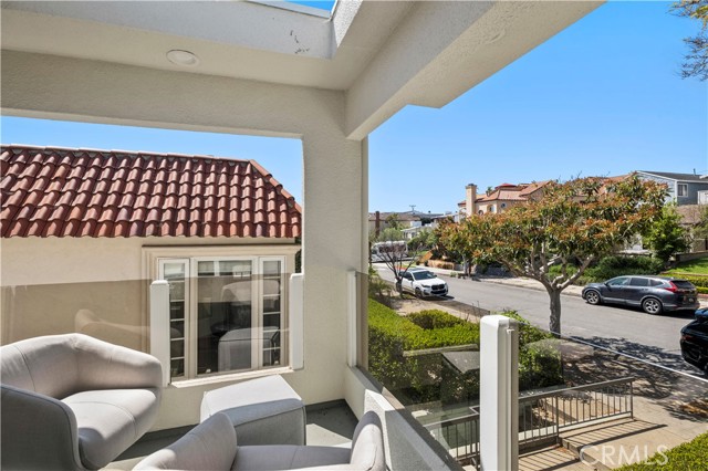 Detail Gallery Image 13 of 20 For 708 Iris Ave a,  Corona Del Mar,  CA 92625 - 3 Beds | 3 Baths