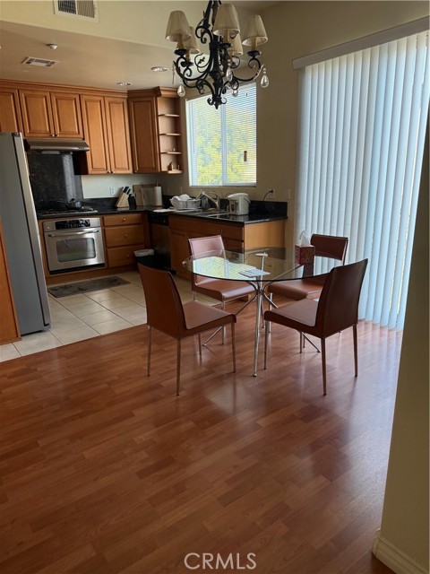 Detail Gallery Image 38 of 41 For 128 E Broadway Apt H,  San Gabriel,  CA 91776 - 3 Beds | 3 Baths